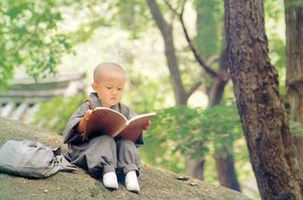 monaci che si allenano